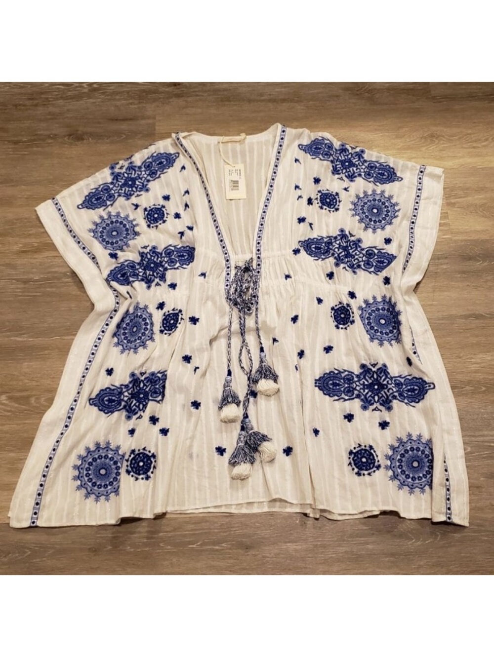 Ramy Brook White with blue embroidery Tunic . - Picture 4 of 8